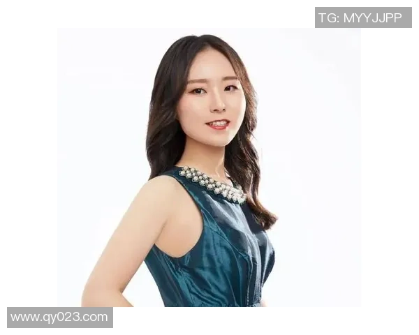 足球巨星化身吉他导师开启跨界音乐激情教学之旅